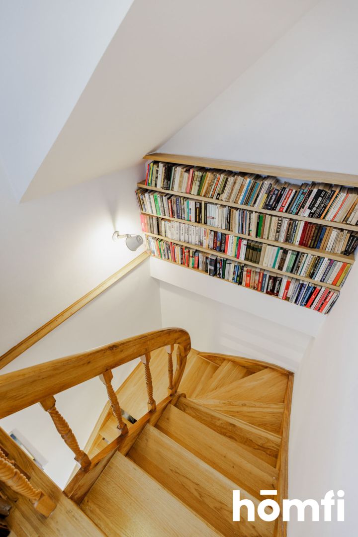 Dwupoziomowe, bardzo wysokie umeblowane mieszkanie położone w centrum Warszawy - Mieszkanie - Sprzedaż - Warszawa, Wola