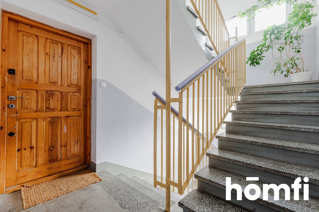 Dwupoziomowe, bardzo wysokie umeblowane mieszkanie położone w centrum Warszawy - Mieszkanie - Sprzedaż - Warszawa, Wola