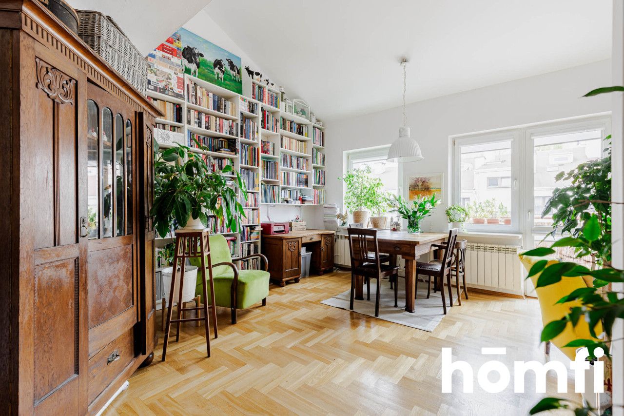 Dwupoziomowe, bardzo wysokie umeblowane mieszkanie położone w centrum Warszawy - Mieszkanie - Sprzedaż - Warszawa, Wola