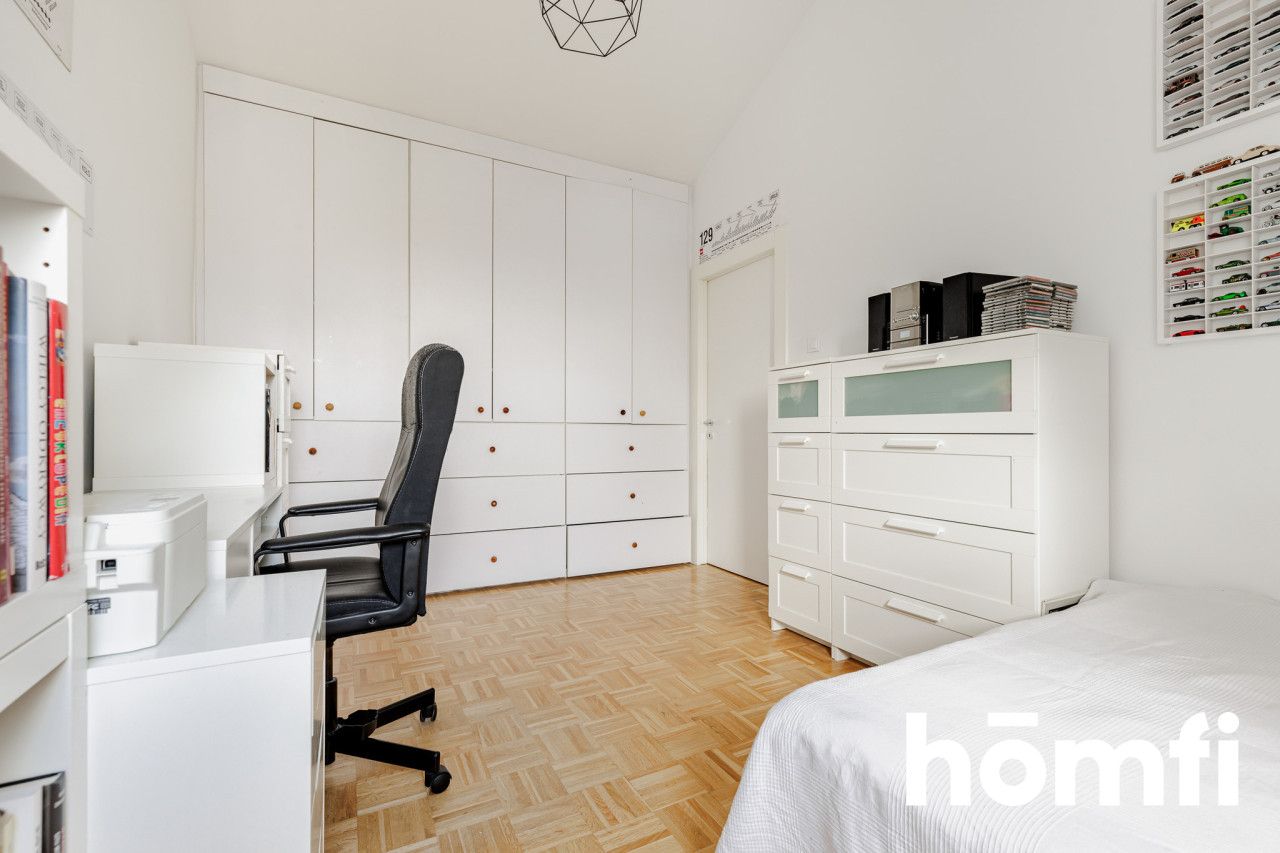 Dwupoziomowe, bardzo wysokie umeblowane mieszkanie położone w centrum Warszawy - Mieszkanie - Sprzedaż - Warszawa, Wola