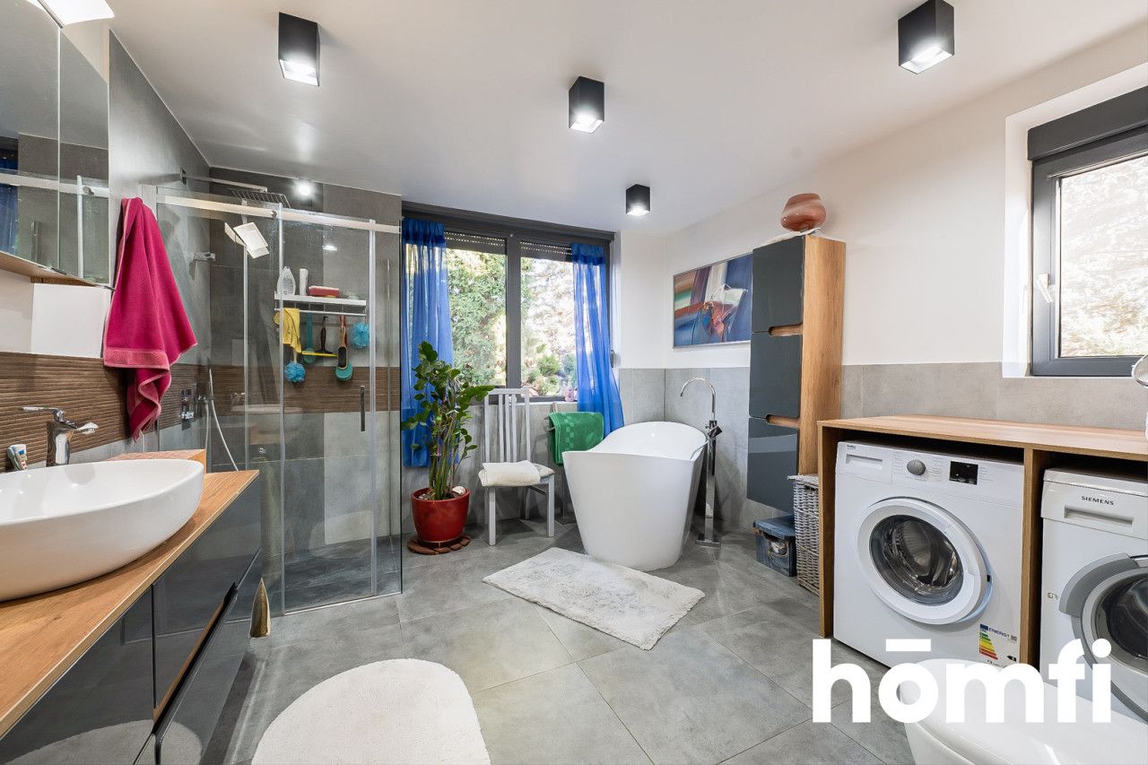 Luksusowy dom z piękny ogrodem i basenem - Dom - Sprzedaż - Radom, Dzierzków