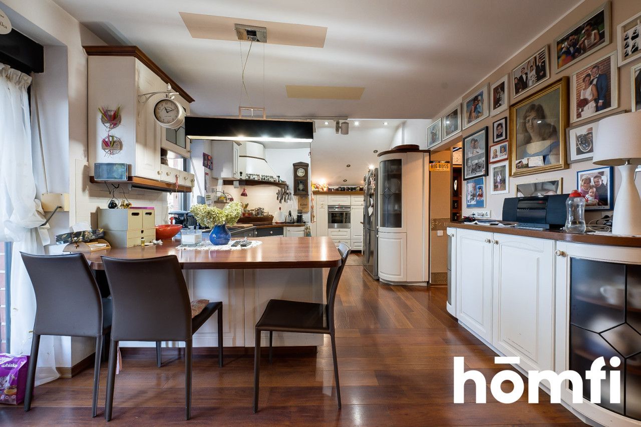 Luksusowy dom z piękny ogrodem i basenem - Dom - Sprzedaż - Radom, Dzierzków