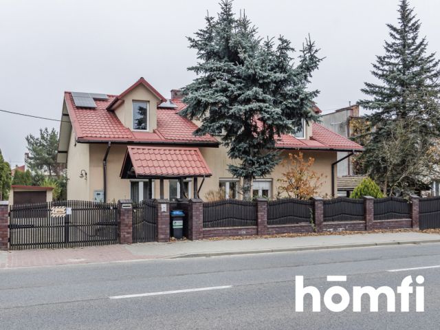Spacious house in an excellent location - Дім - Продаж - Kielce, Centrum