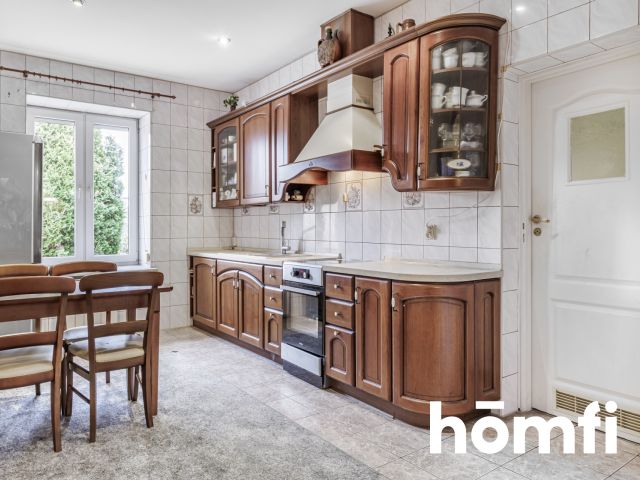 Spacious house in an excellent location - Дім - Продаж - Kielce, Centrum