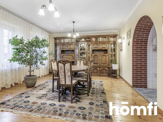 Spacious house in an excellent location - Дім - Продаж - Kielce, Centrum