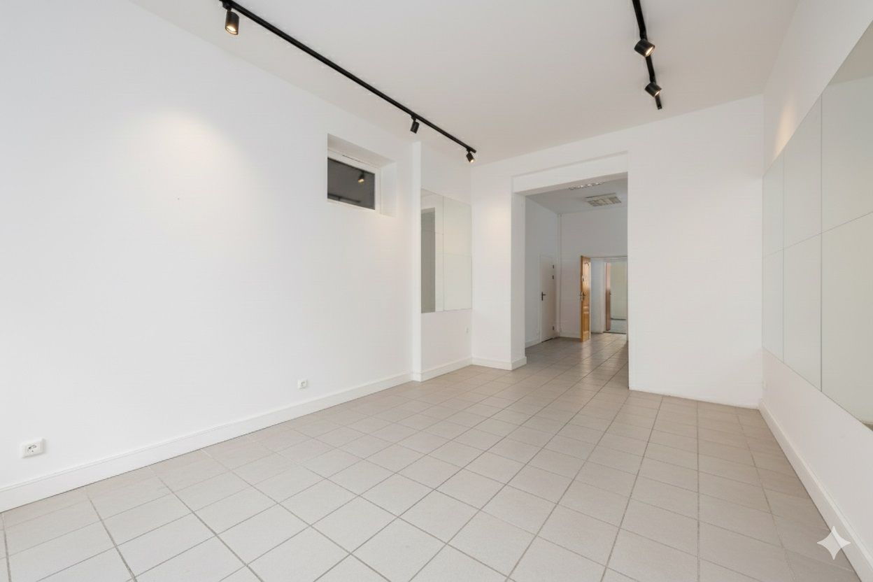 Lokal usługowy z dużą witryną, 53,5 m2 w centrum - Lokal użytkowy - Sprzedaż - Wrocław, os. Ołbin