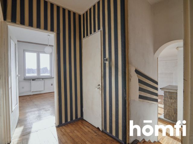 A spacious house with a garden, a well, and a garage. - Дім - Продаж - Zamość