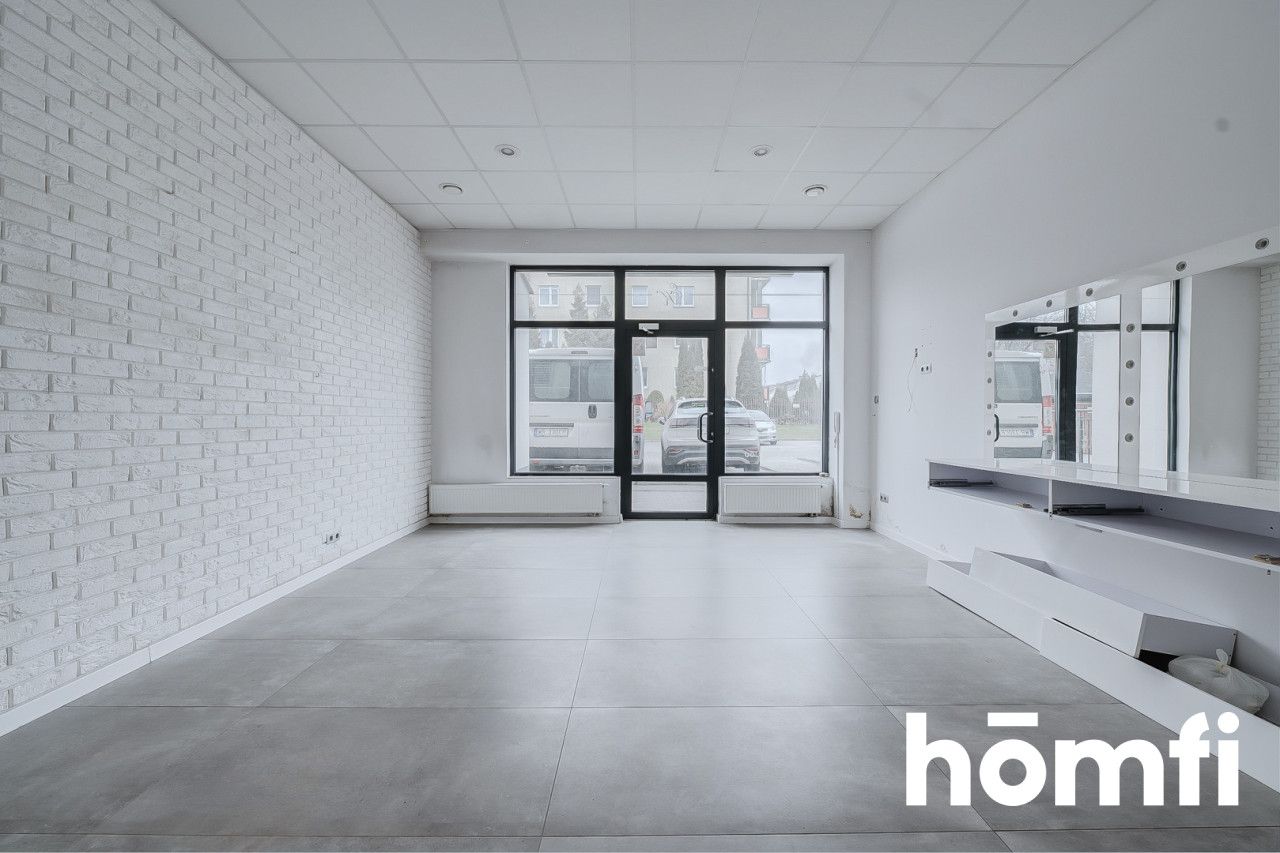 Lokal komercyjny z witryną, na parterze budynku mieszkalnego - Lokal użytkowy - Sprzedaż - Radom, Idalin