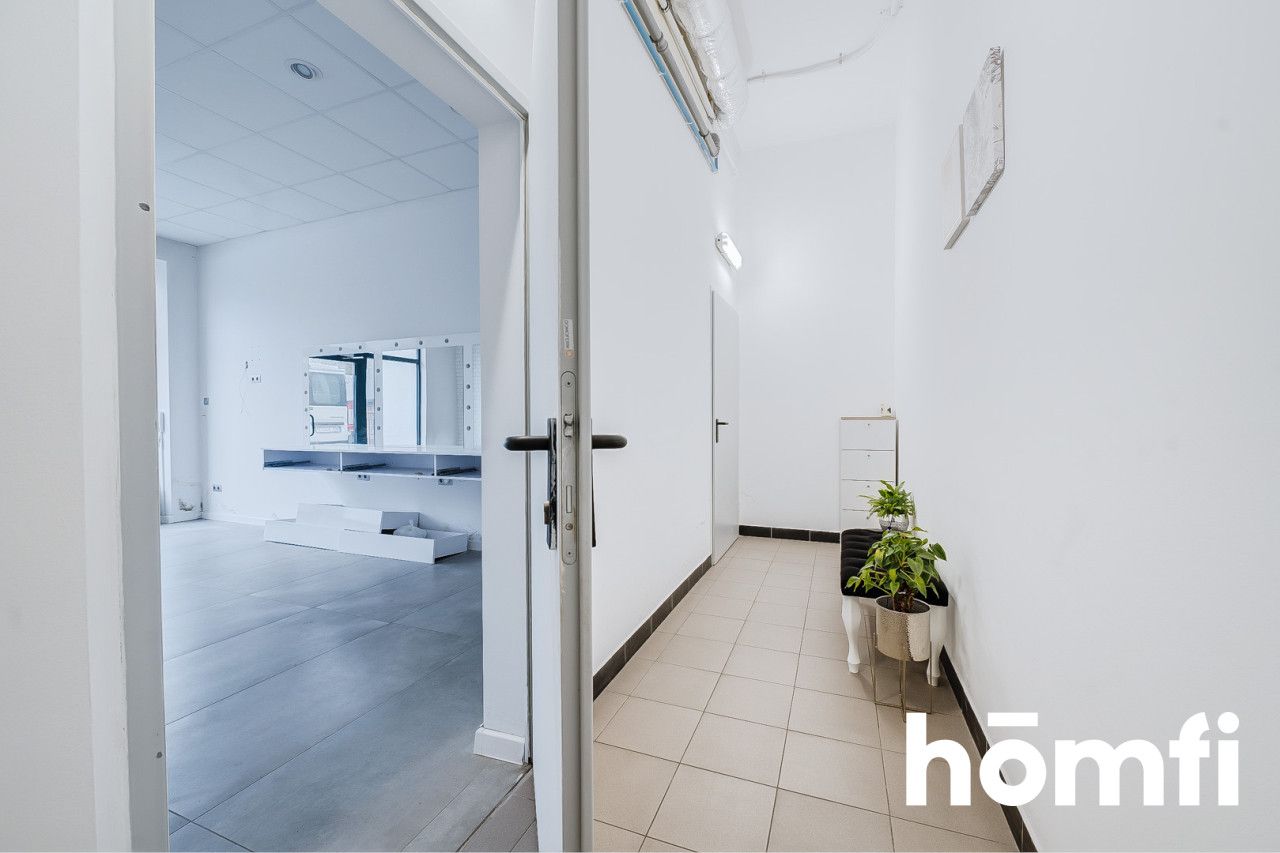 Lokal komercyjny z witryną, na parterze budynku mieszkalnego - Lokal użytkowy - Sprzedaż - Radom, Idalin