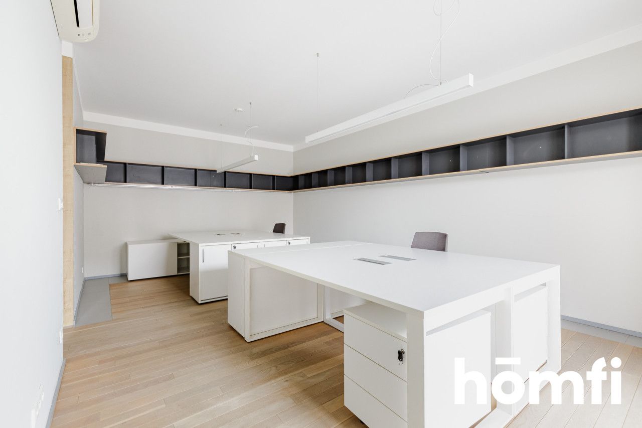 Spacious apartment with balcony and parking - Apartment - Sale - Warszawa, Wilanów