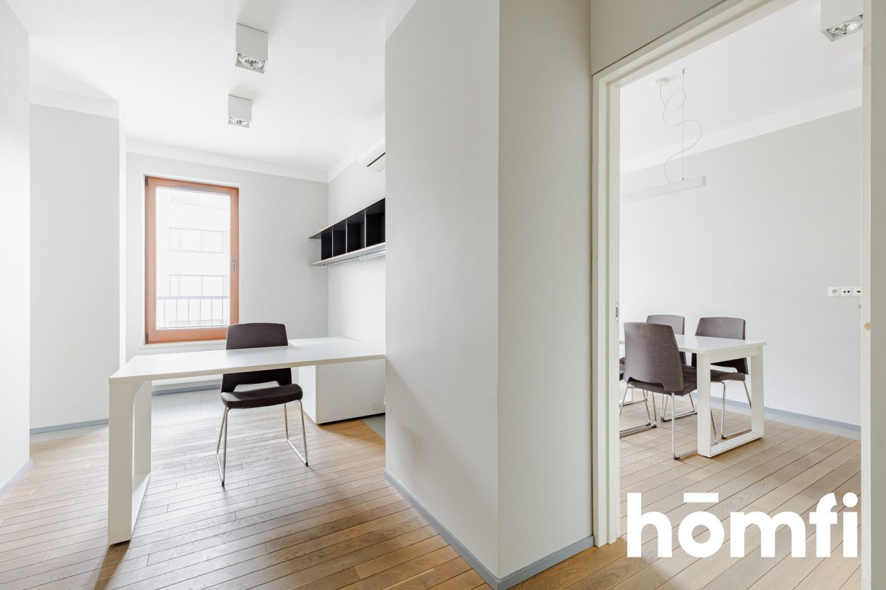 Spacious apartment with balcony and parking - Apartment - Sale - Warszawa, Wilanów