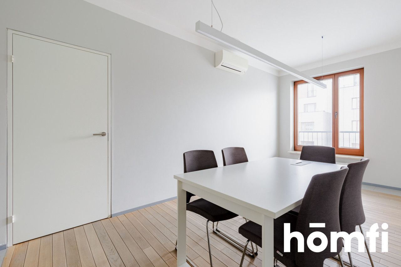 Spacious apartment with balcony and parking - Apartment - Sale - Warszawa, Wilanów