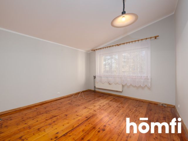 A 225 m² house - 6 rooms, 2 bathrooms, situated on a large plot with a pond and a workshop - Дім - Продаж - Wrocławski, Długołęka / Śliwice