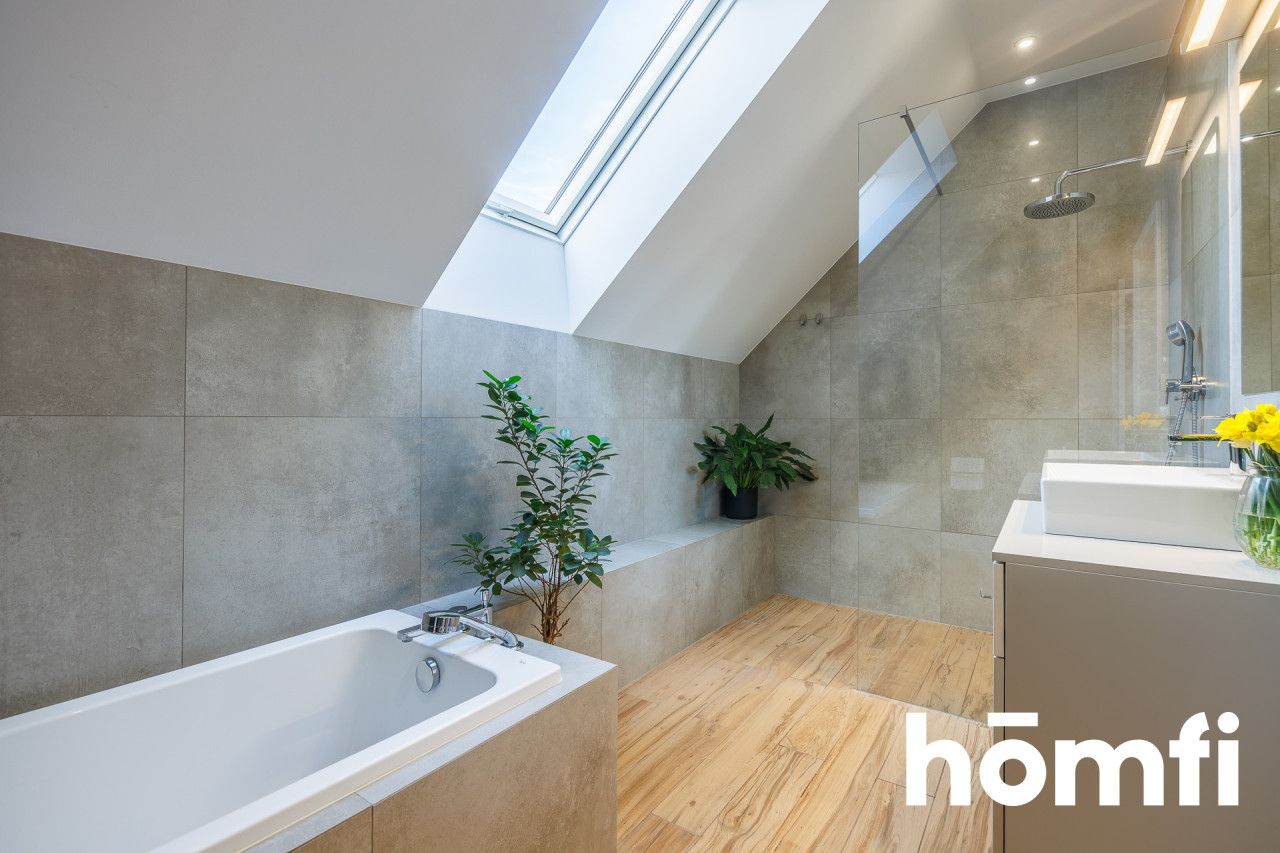 Wyjątkowy dom wolnostojący z pięknym ogrodem i garażem w bryle budynku - ZALESIE - Dom - Sprzedaż - Rzeszów, Zalesie