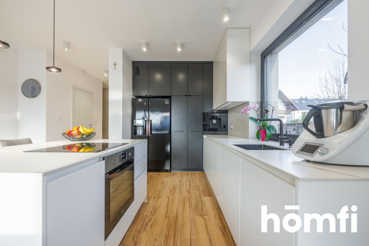 Wyjątkowy dom wolnostojący z pięknym ogrodem i garażem w bryle budynku - ZALESIE - Dom - Sprzedaż - Rzeszów, Zalesie