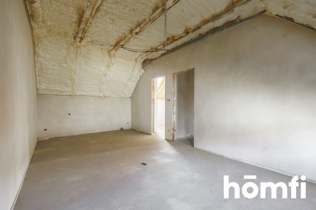 Dom wolnostojący o pow. 221 m² o dużym potencjale inwestycyjnym - ZALESIE - Dom - Sprzedaż - Rzeszów, Zalesie