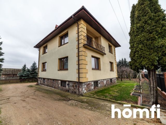 Przestronny dom z obszerną działką - Dom - Sprzedaż - Radomski, Zakrzew / Jaszowice