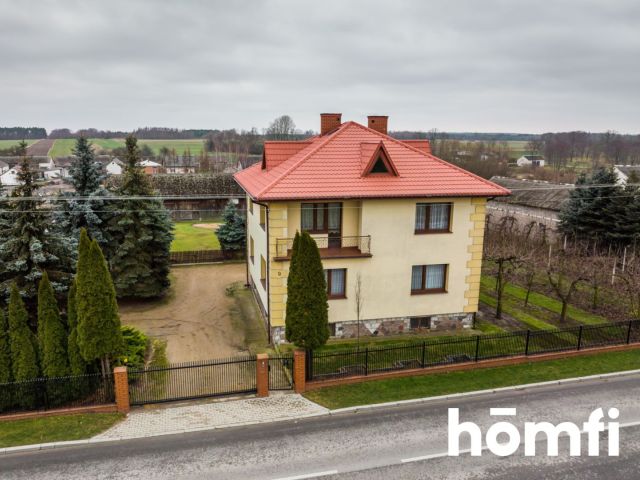Przestronny dom z obszerną działką - Dom - Sprzedaż - Radomski, Zakrzew / Jaszowice