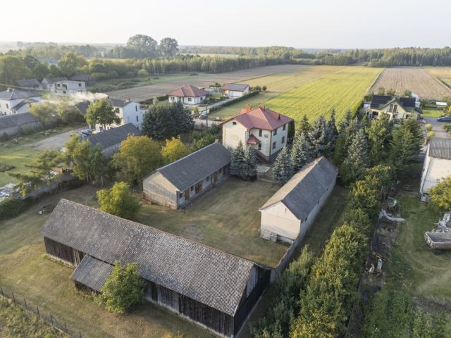 Przestronny dom z obszerną działką - Dom - Sprzedaż - Radomski, Zakrzew / Jaszowice