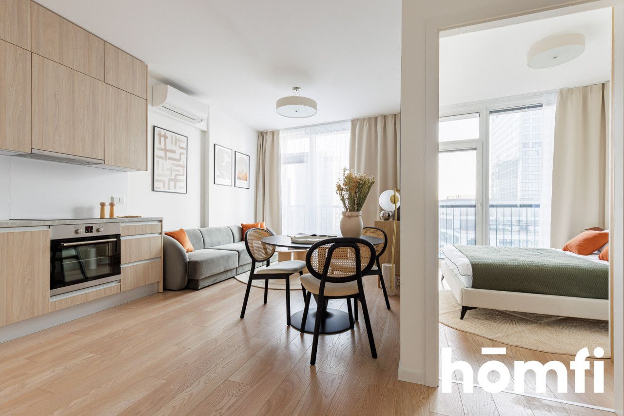 Nice and elegant apartment on the top of living part of Warsaw city center with parking space - Apartment - Rent - Warszawa, Wola / Mirów