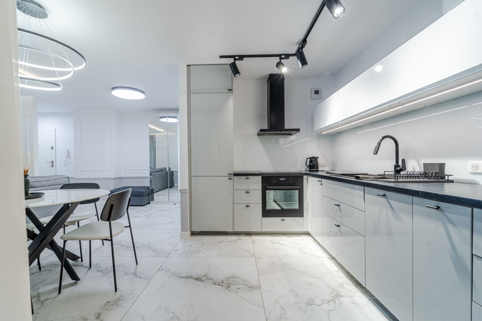 APARTAMENT W ŚRÓDMIEŚCIU KATOWIC - Mieszkanie - Wynajem - Katowice, Śródmieście