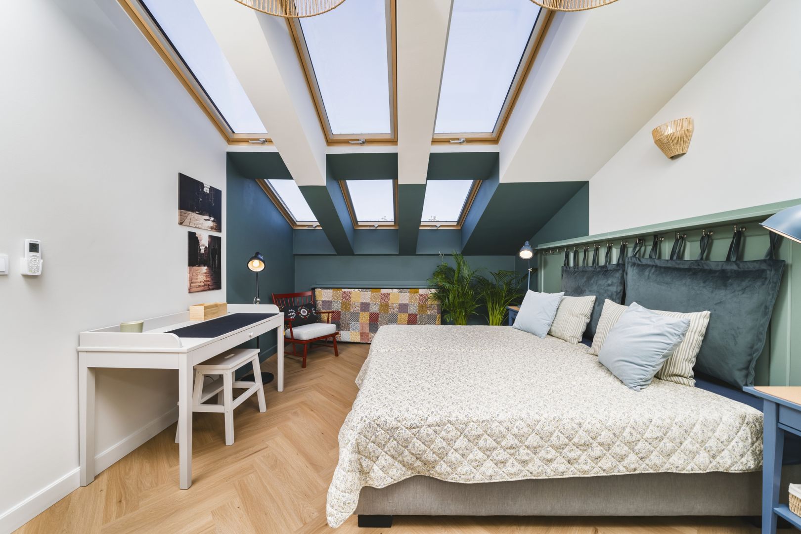 Unique Top-Floor Apartment in a Renovated Tenement House on Kolberga 16 street| Old Town| Air Conditioning - Apartment - Rent - Kraków, Śródmieście / Stare Miasto