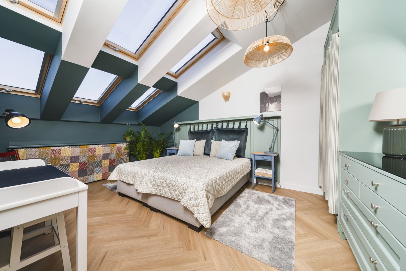 Unique Top-Floor Apartment in a Renovated Tenement House on Kolberga 16 street| Old Town| Air Conditioning - Apartment - Rent - Kraków, Śródmieście / Stare Miasto