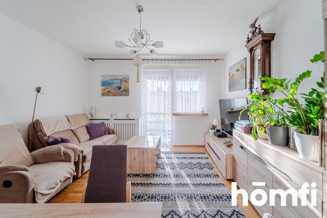 Sunny 3-Bed Flat with Walk-In Closet & Balcony – Giszowiec - Apartment - Sale - Katowice, Giszowiec