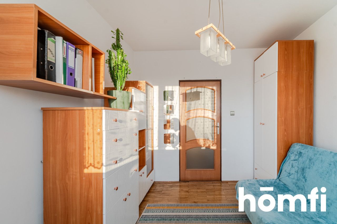 Sunny 3-Bed Flat with Walk-In Closet & Balcony – Giszowiec - Apartment - Sale - Katowice, Giszowiec