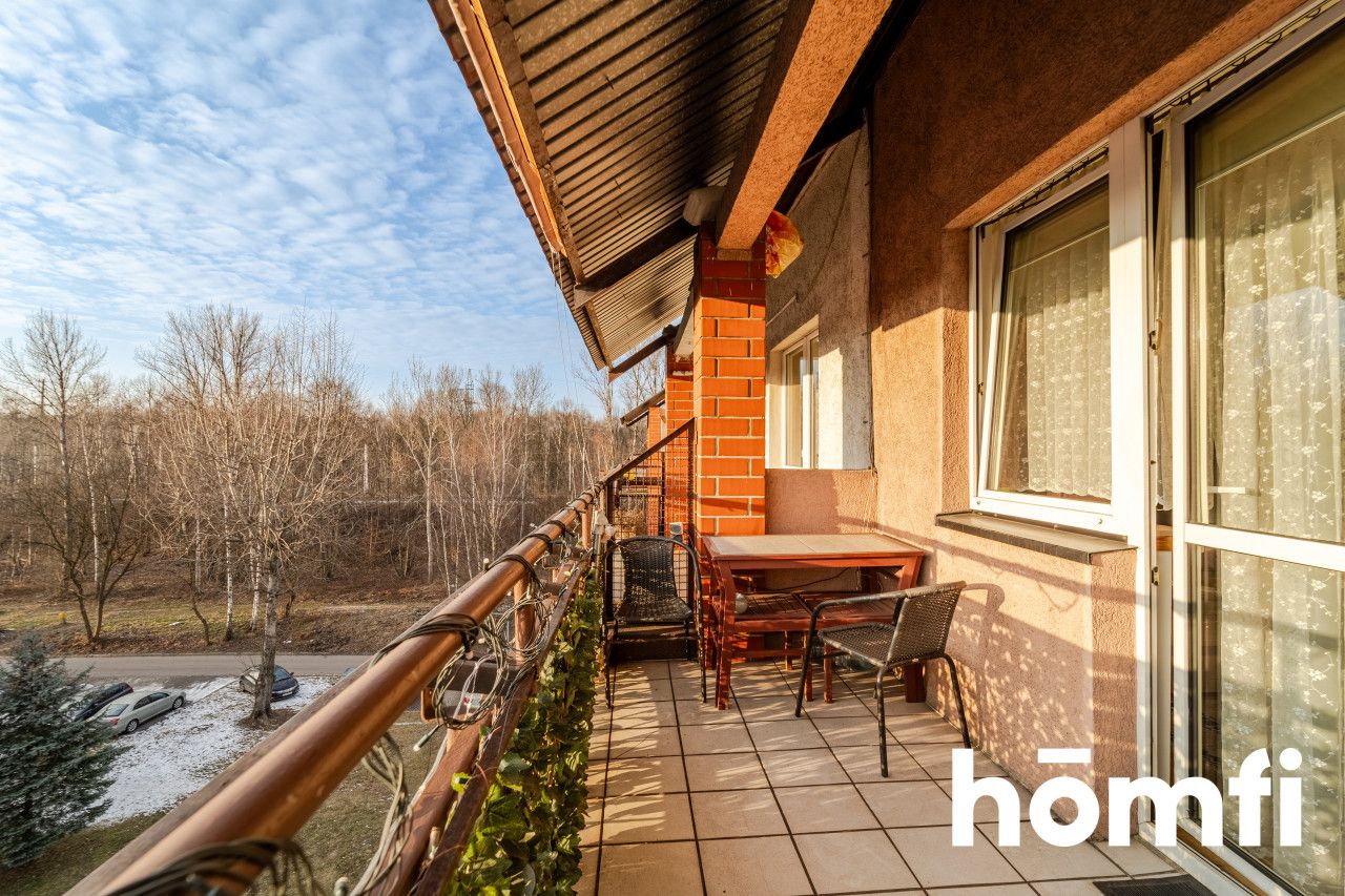 Sunny 3-Bed Flat with Walk-In Closet & Balcony – Giszowiec - Apartment - Sale - Katowice, Giszowiec