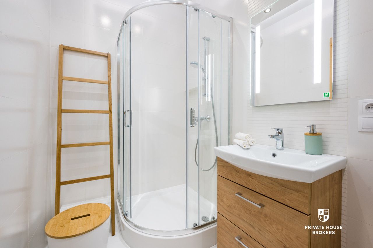 A spacious, two-room apartment at Wizjonerów Street - Apartment - Rent - Kraków, Krowodrza / Bronowice