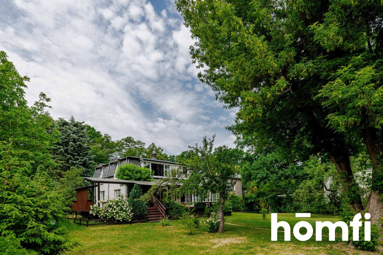 Detached house ready to move in on a plot of 1860 m2 near Warsaw, possibility of purchasing a second building plot of 1020 m2 - Дім - Продаж - Pruszkowski, Brwinów