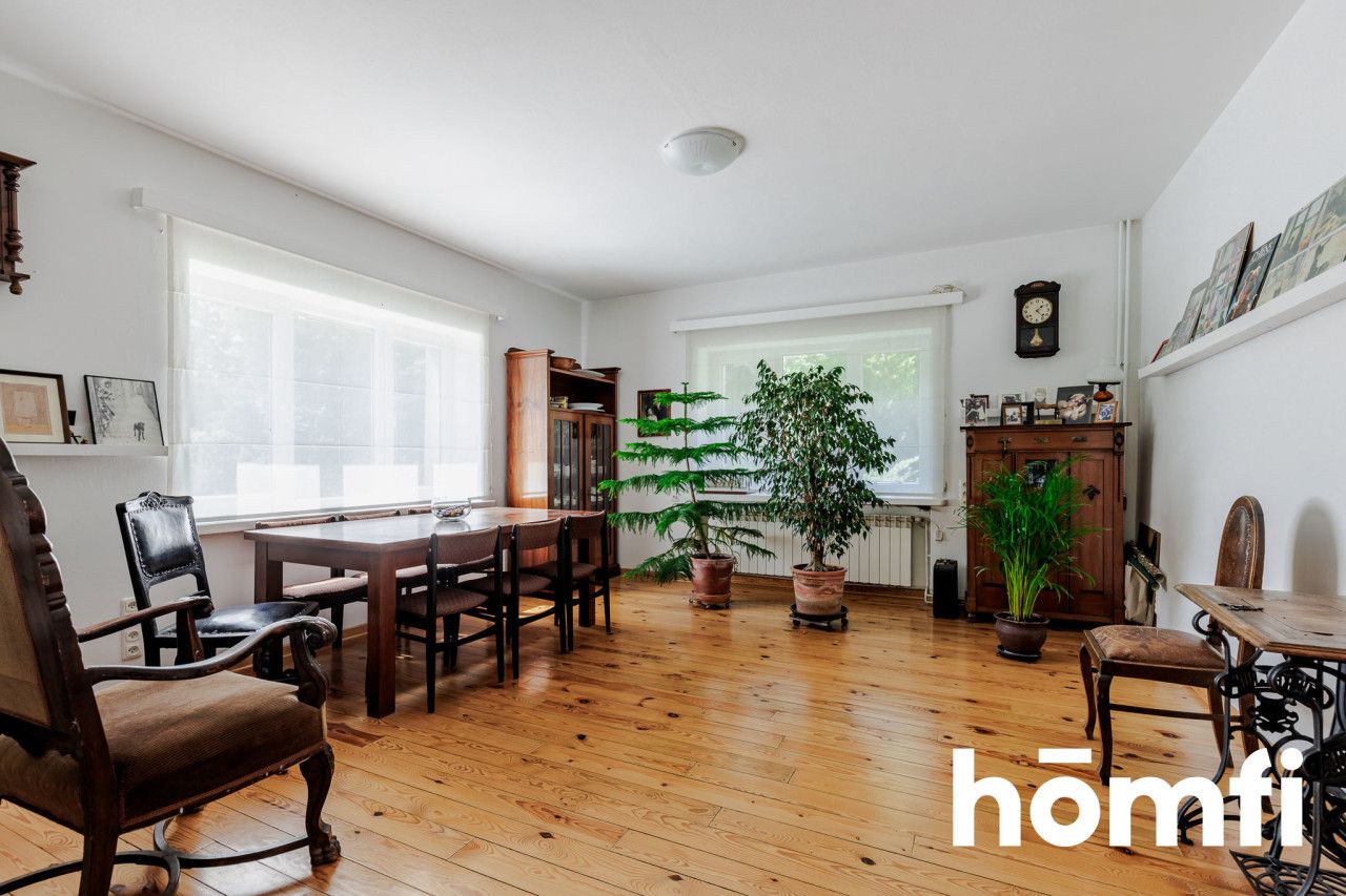 Detached house ready to move in on a plot of 1860 m2 near Warsaw, possibility of purchasing a second building plot of 1020 m2 - Дім - Продаж - Pruszkowski, Brwinów