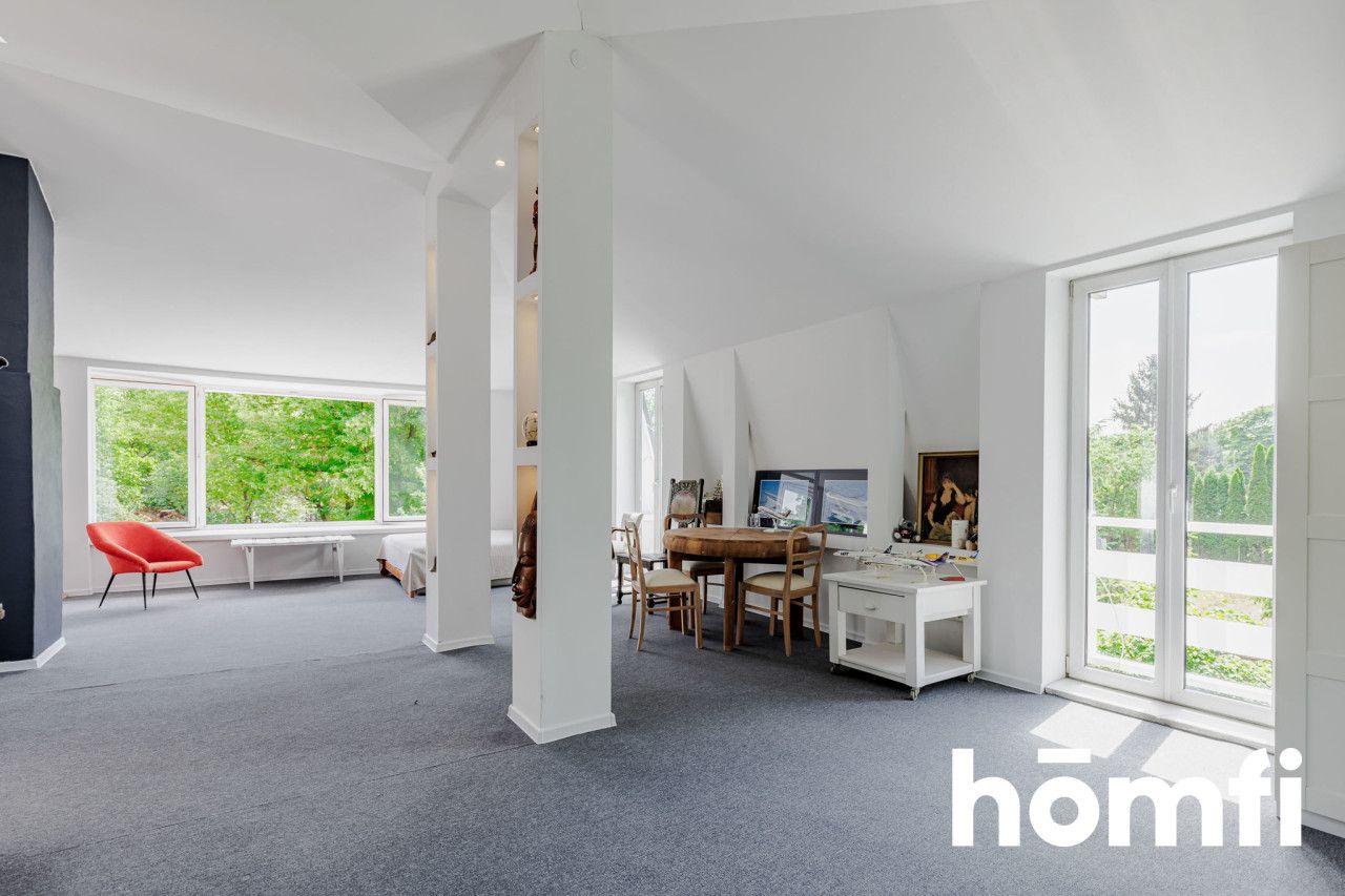 Detached house ready to move in on a plot of 1860 m2 near Warsaw, possibility of purchasing a second building plot of 1020 m2 - Дім - Продаж - Pruszkowski, Brwinów