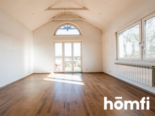 Original estate with historical soul, farm buildings and good looking plot - Дім - Продаж - Radomski, Kowala / Młodocin Mniejszy