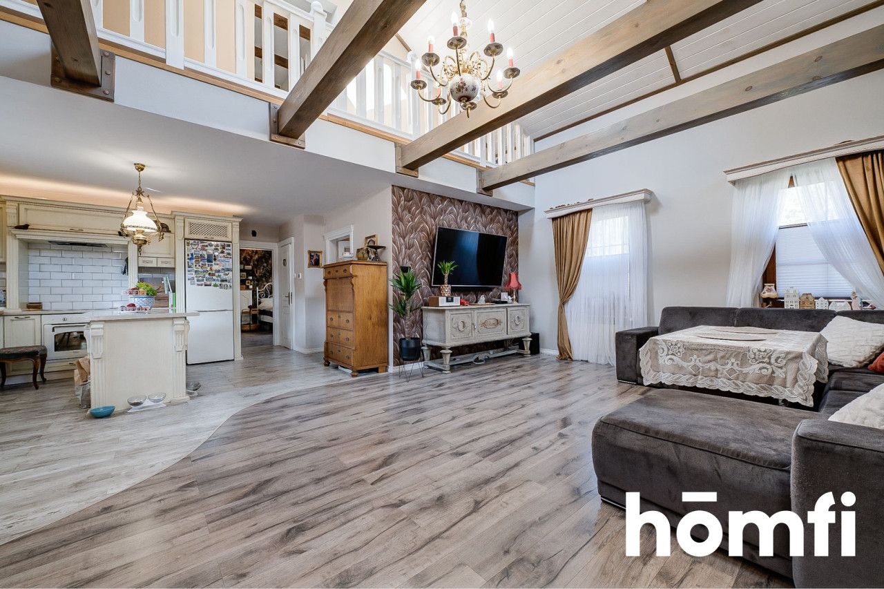 Klasyczny dworkiwy dom w leśnej okolicy z klimatyczną antresolą - Dom - Sprzedaż - Radom, Wincentów