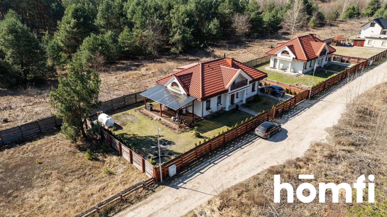 Klasyczny dworkiwy dom w leśnej okolicy z klimatyczną antresolą - Dom - Sprzedaż - Radom, Wincentów