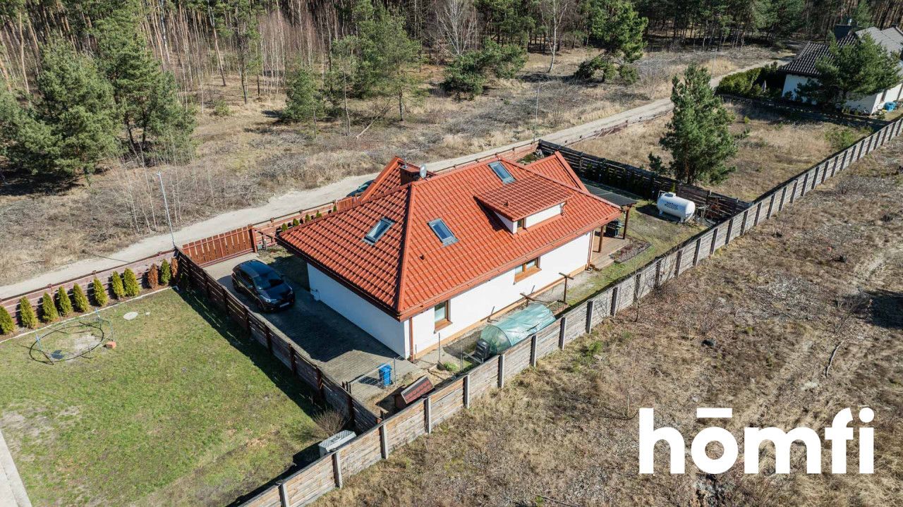 Klasyczny dworkiwy dom w leśnej okolicy z klimatyczną antresolą - Dom - Sprzedaż - Radom, Wincentów