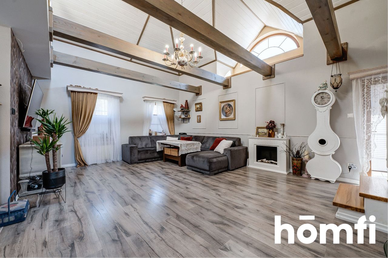 Klasyczny dworkiwy dom w leśnej okolicy z klimatyczną antresolą - Dom - Sprzedaż - Radom, Wincentów