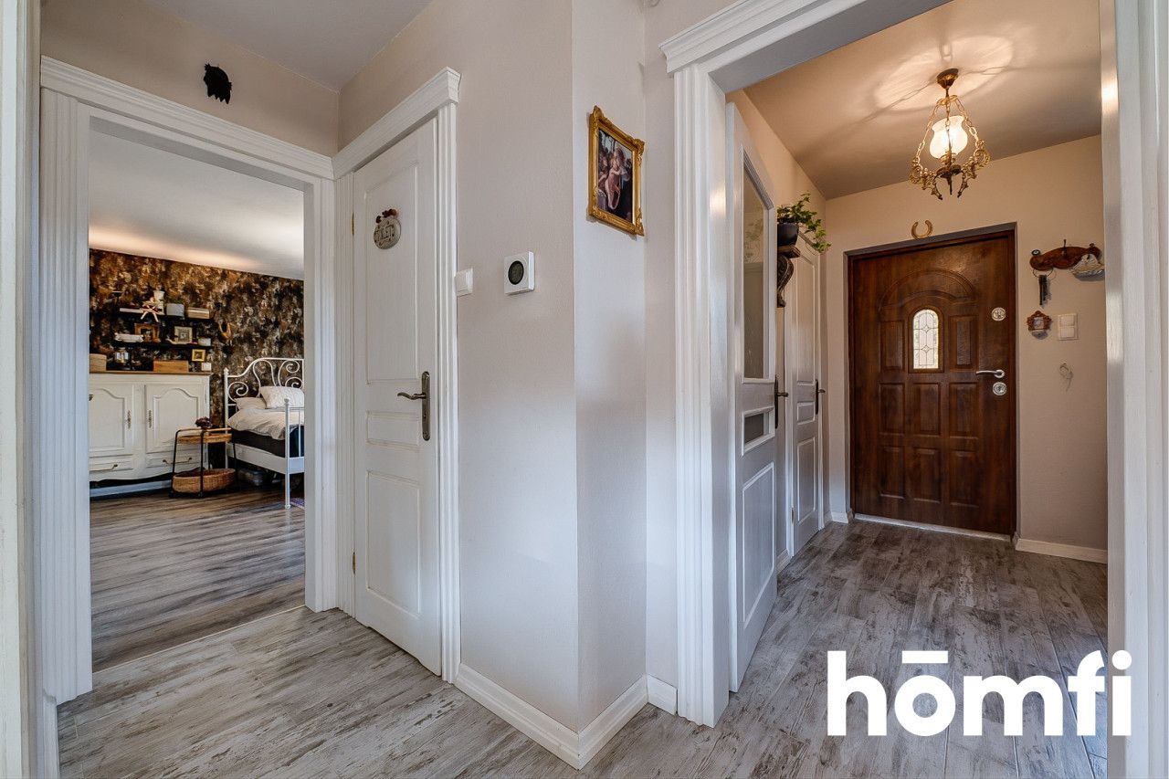 Klasyczny dworkiwy dom w leśnej okolicy z klimatyczną antresolą - Dom - Sprzedaż - Radom, Wincentów