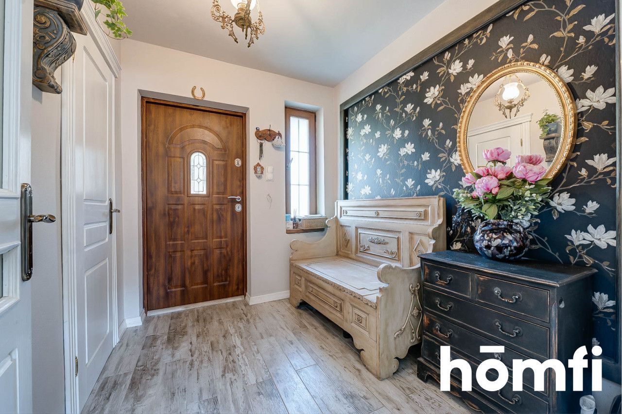 Klasyczny dworkiwy dom w leśnej okolicy z klimatyczną antresolą - Dom - Sprzedaż - Radom, Wincentów