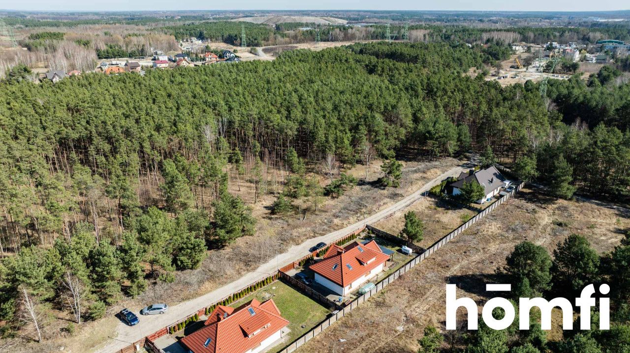 Klasyczny dworkiwy dom w leśnej okolicy z klimatyczną antresolą - Dom - Sprzedaż - Radom, Wincentów