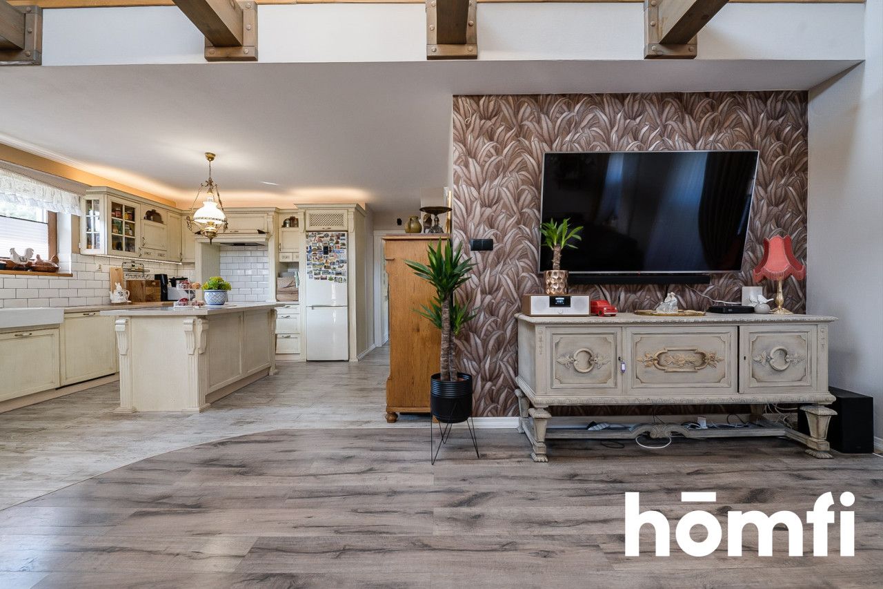 Klasyczny dworkiwy dom w leśnej okolicy z klimatyczną antresolą - Dom - Sprzedaż - Radom, Wincentów