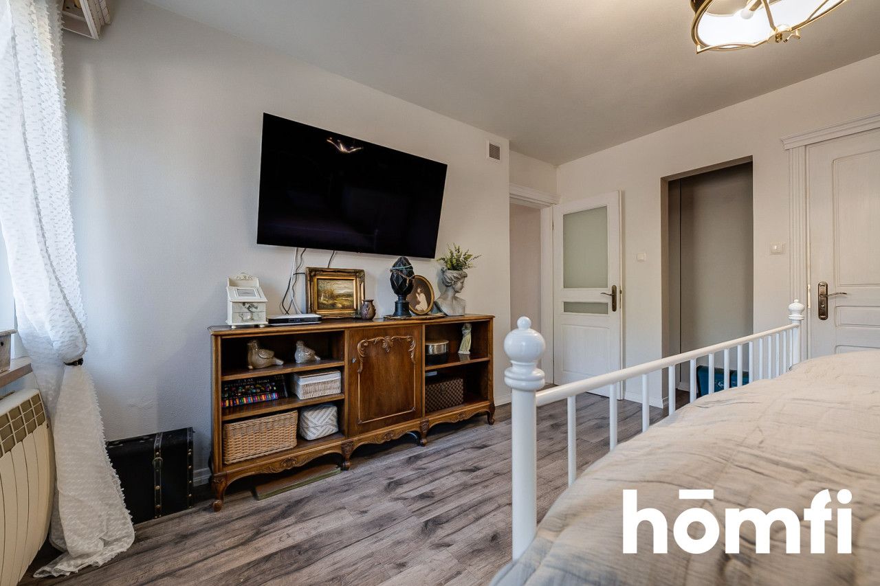 Klasyczny dworkiwy dom w leśnej okolicy z klimatyczną antresolą - Dom - Sprzedaż - Radom, Wincentów