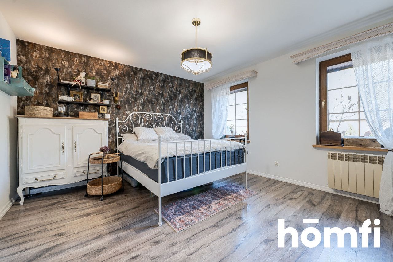 Klasyczny dworkiwy dom w leśnej okolicy z klimatyczną antresolą - Dom - Sprzedaż - Radom, Wincentów