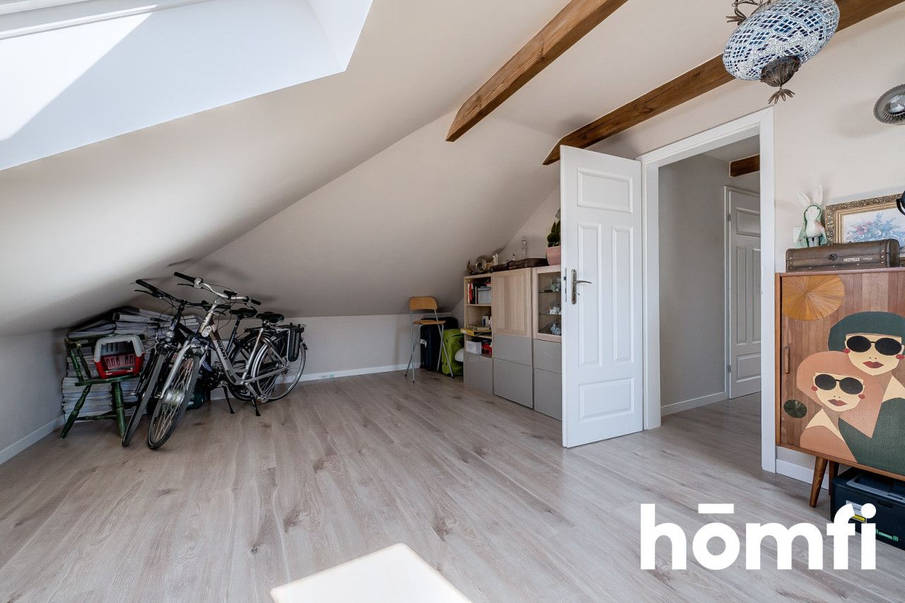 Klasyczny dworkiwy dom w leśnej okolicy z klimatyczną antresolą - Dom - Sprzedaż - Radom, Wincentów