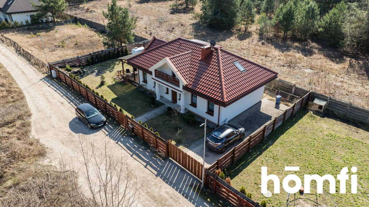 Klasyczny dworkiwy dom w leśnej okolicy z klimatyczną antresolą - Dom - Sprzedaż - Radom, Wincentów