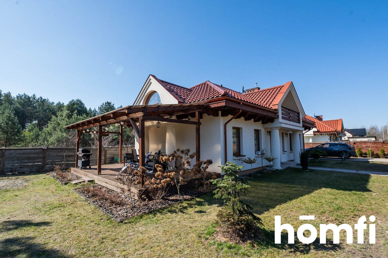 Klasyczny dworkiwy dom w leśnej okolicy z klimatyczną antresolą - Dom - Sprzedaż - Radom, Wincentów