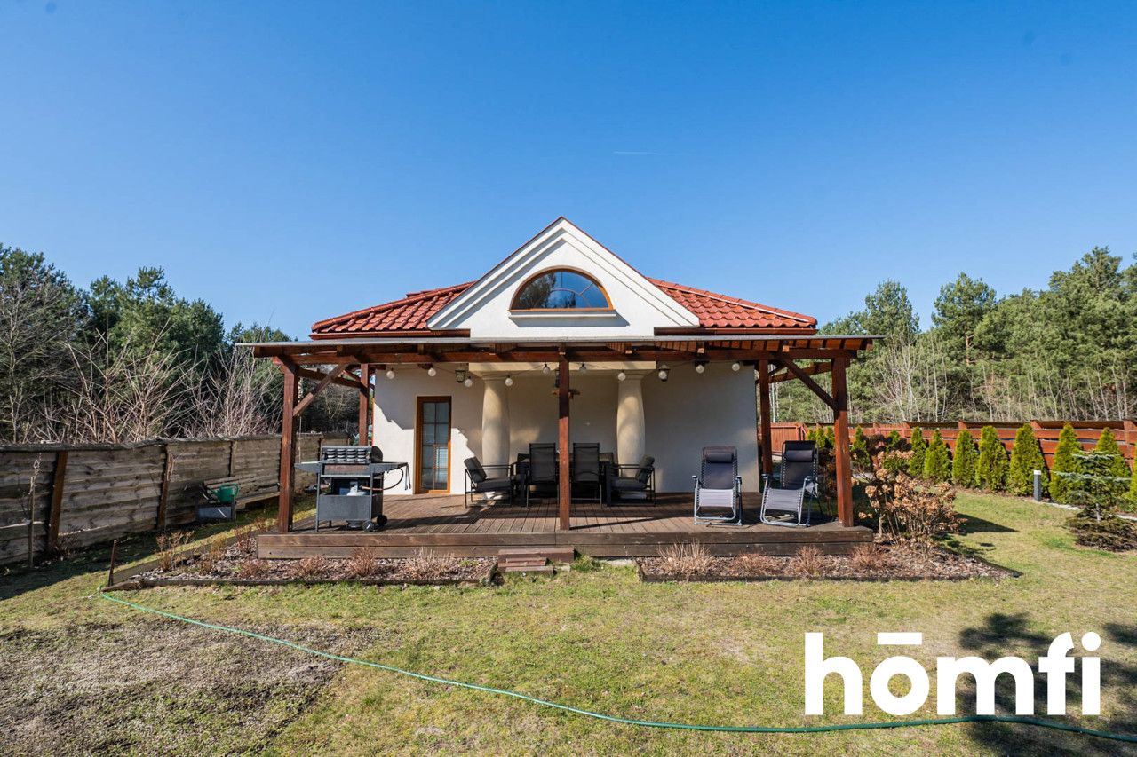 Klasyczny dworkiwy dom w leśnej okolicy z klimatyczną antresolą - Dom - Sprzedaż - Radom, Wincentów