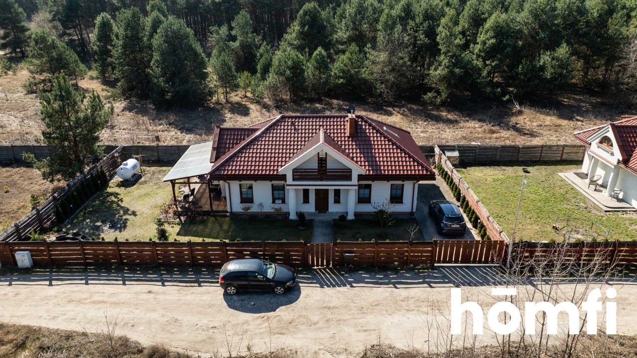 Klasyczny dworkiwy dom w leśnej okolicy z klimatyczną antresolą - Dom - Sprzedaż - Radom, Wincentów